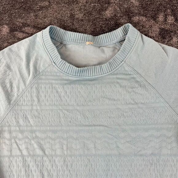Lululemon Rest Less Pullover Light Blue Textured Thumbholes Women's 6* - Picture 2 of 10